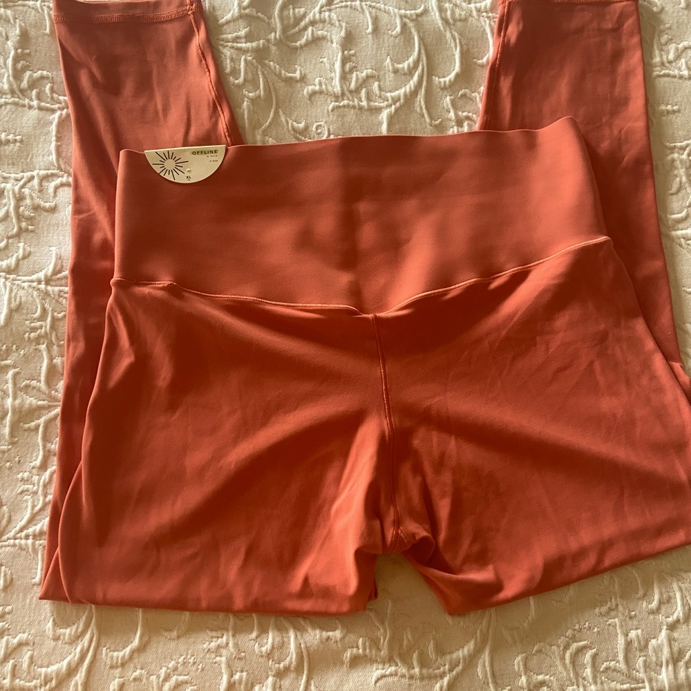 NWT Aerie OFFLINE yoga Capri pants